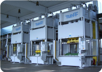 NEFF Pressen 4.0 Materialien: 4-Säulenpresse (Kunststoffpresse)